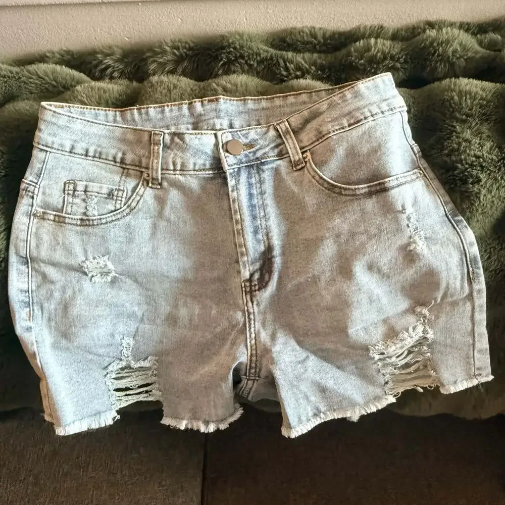 Light Wash Distressed Frayed Hem Denim Shorts MEDIUM NEW